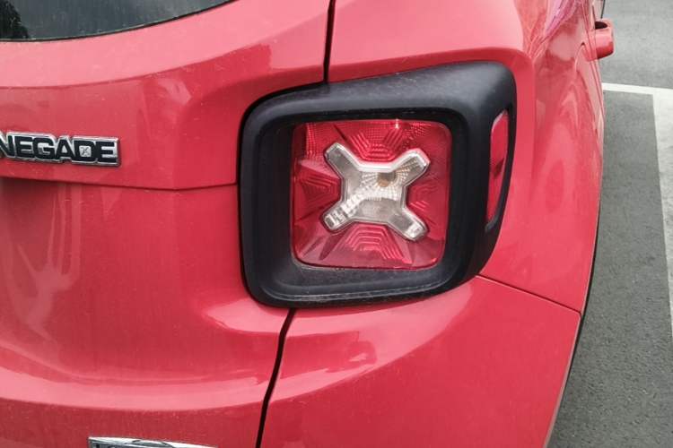Used Jeep Renegade 2017 180T Automatic Jingneng Edition Right Rear Taillight