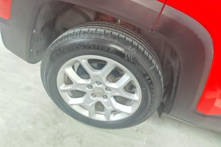 Used Jeep Renegade 2017 180T Automatic High-Energy Version Right Rear Wheel Hub