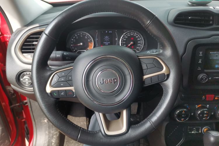 Used Jeep Renegade 2017 180T Automatic High-Energy Version Steering Wheel