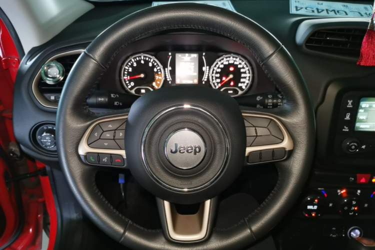 Used Jeep Renegade 2017 180T Automatic Jingneng Edition Steering Wheel