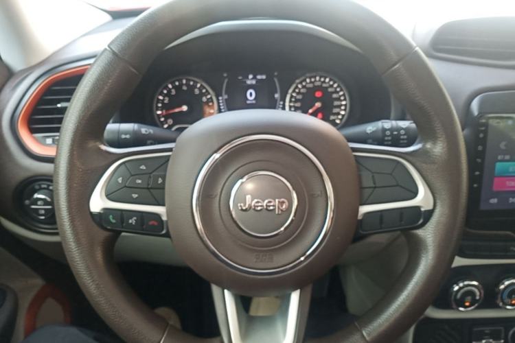 Used Jeep Renegade 2017 180T Automatic High-Energy Version Steering Wheel