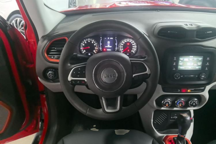 Used Jeep Renegade 2017 180T Automatic High-Energy Version Steering Wheel