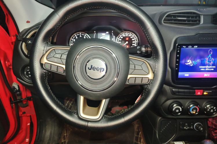 Used Jeep Renegade 2017 180T Manual Kinetic Edition Steering Wheel