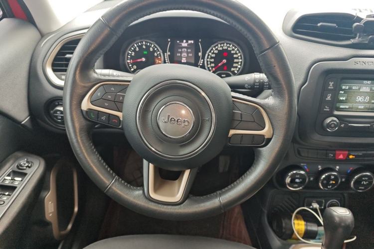 Used Jeep Renegade 2017 180T Automatic Jingneng Edition Steering Wheel
