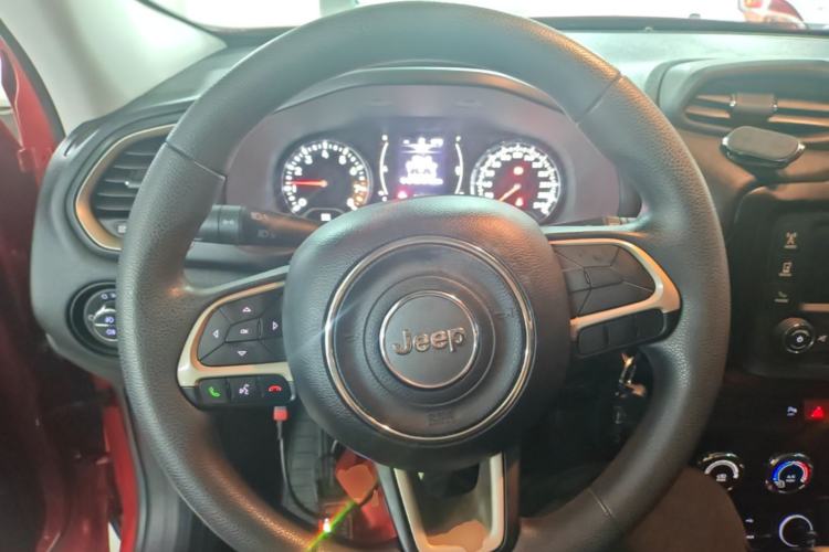 Used Jeep Renegade 2017 180T Automatic High-Energy Version Steering Wheel