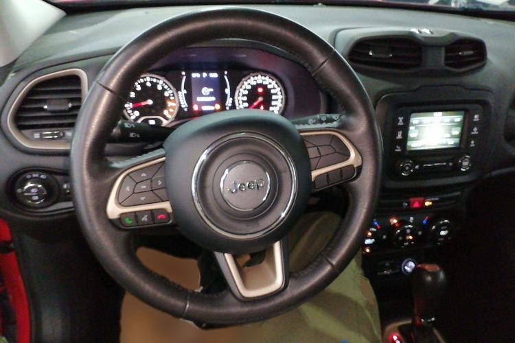 Used Jeep Renegade 2017 180T Automatic Jingneng Edition Steering Wheel