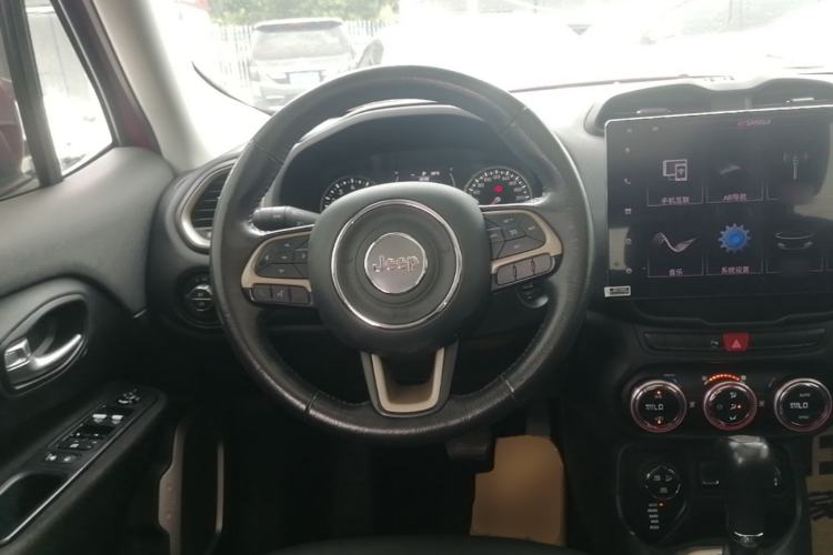 Used Jeep Renegade 2017 180TS Automatic Four-Wheel Drive Superior Edition Steering Wheel