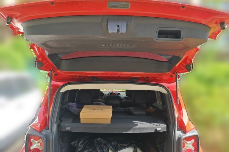 Used Jeep Renegade 2017 180T Automatic Jingneng Edition Trunk