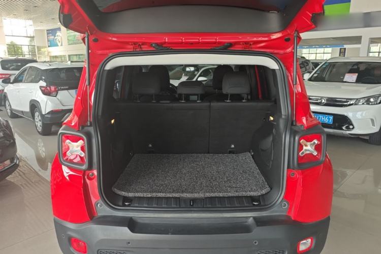 Used Jeep Renegade 2017 180T Automatic Jingneng Edition Trunk