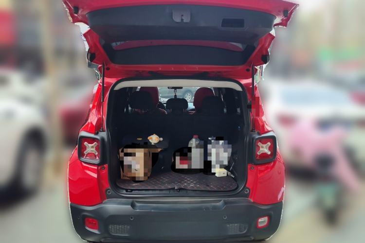 Used Jeep Renegade 2017 180T Automatic Jingneng Edition Trunk