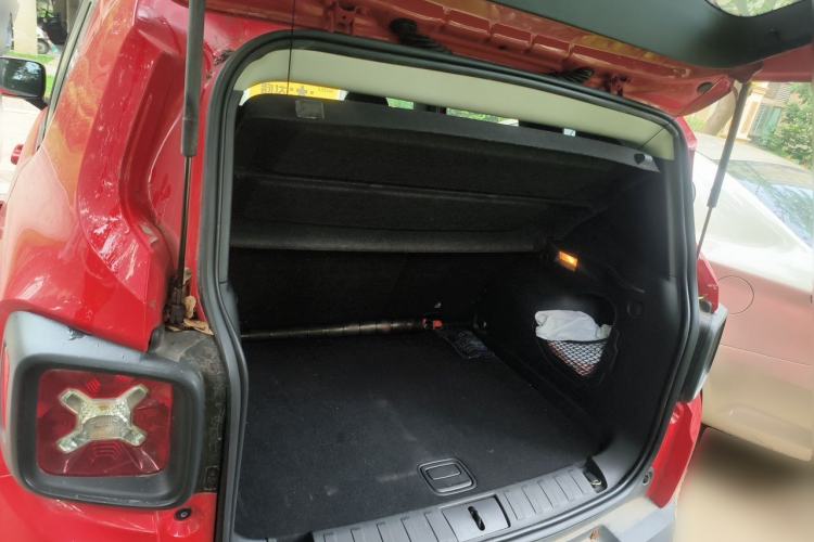 Used Jeep Renegade 2017 180T Automatic High-Energy Version Trunk