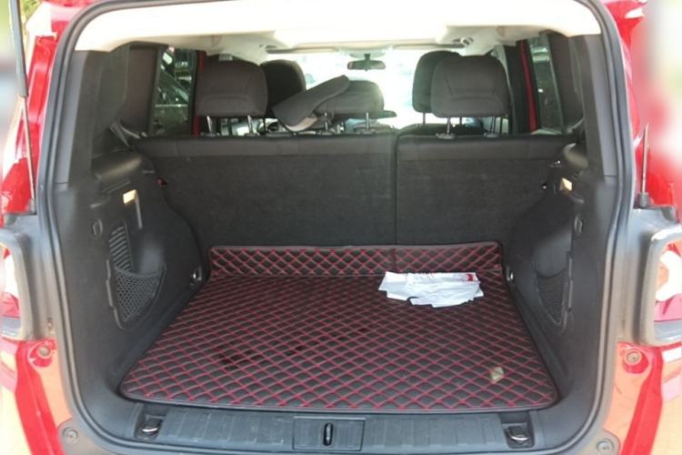 Used Jeep Renegade 2017 180T Automatic High-Energy Version Trunk