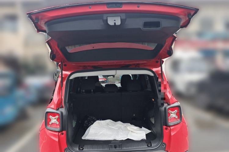 Used Jeep Renegade 2017 180T Automatic Jingneng Edition Trunk