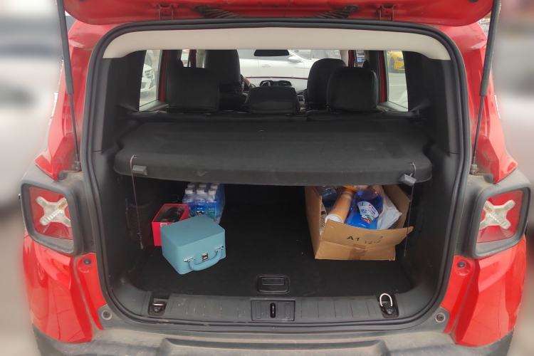 Used Jeep Renegade 2017 180T Automatic Jingneng Edition Trunk