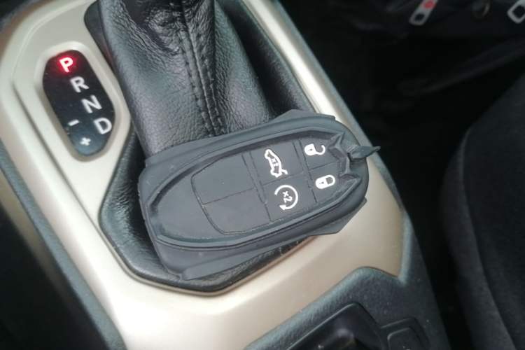 Used Jeep Renegade 2017 180TS Automatic Four-Wheel Drive Superior Edition Vehicle Key