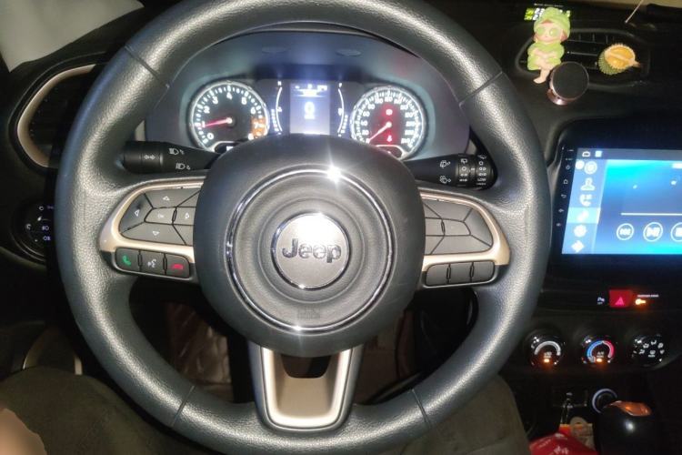 Used Jeep Renegade 2017 180T Automatic High-Energy Version Steering Wheel
