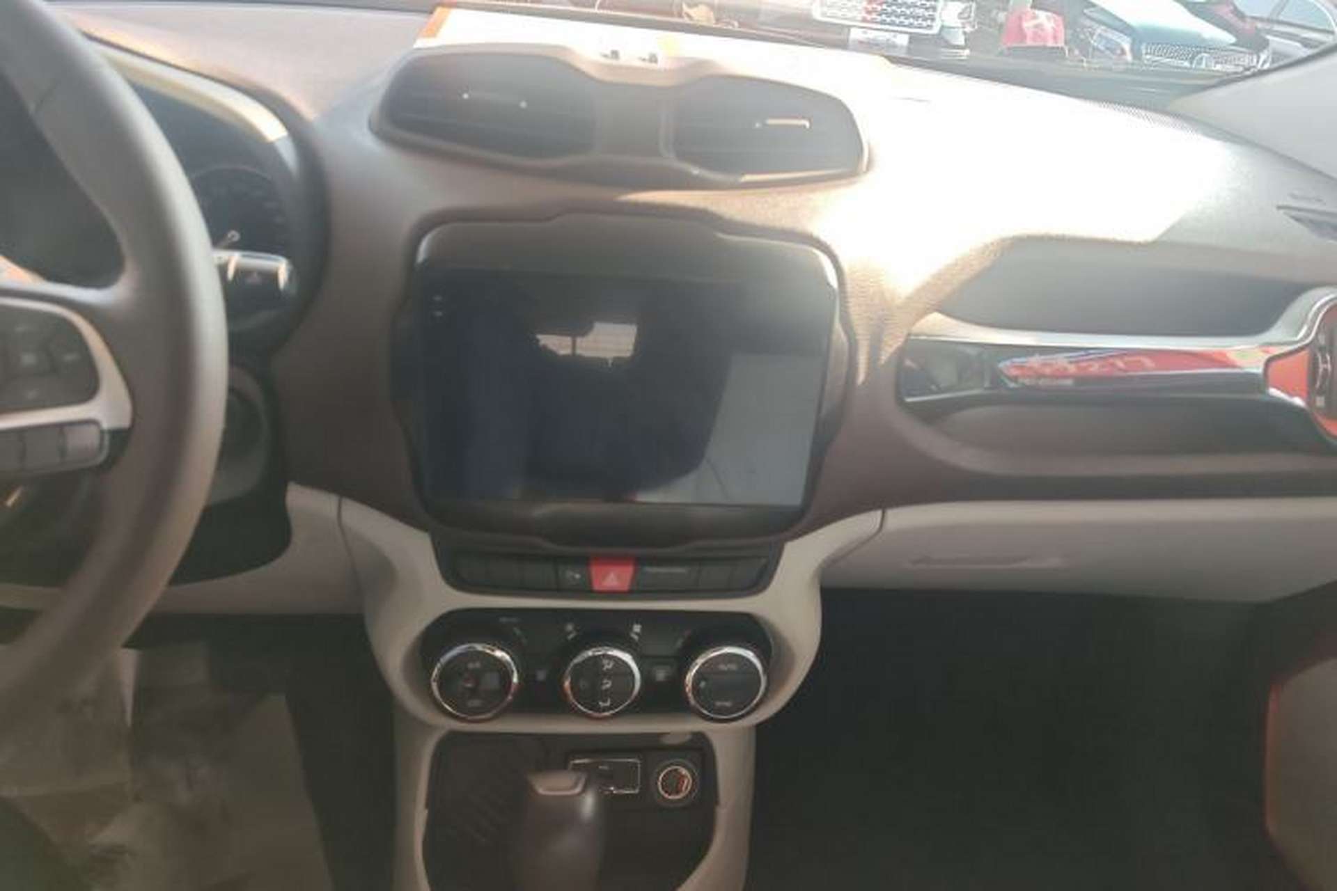 Used Jeep Renegade 2017 180T Automatic Smart Version Audio And AC Panel
