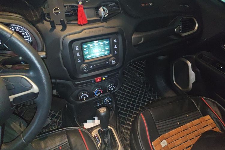 Used Jeep Renegade 2017 180T Automatic High-Energy Version Audio And AC Panel