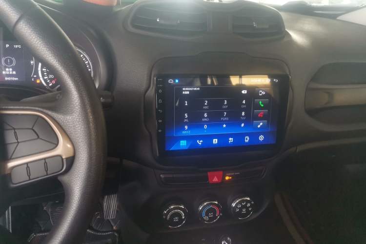 Used Jeep Renegade 2017 180T Automatic Kinetic Edition+ Audio And AC Panel