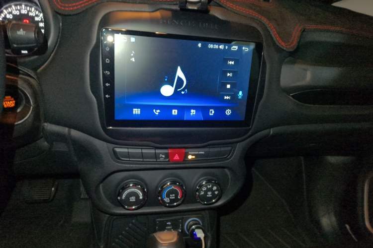 Used Jeep Renegade 2017 180T Automatic High-Energy Version Audio And AC Panel