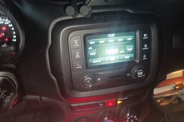 Used Jeep Renegade 2017 180T Automatic High-Energy Version Audio And AC Panel