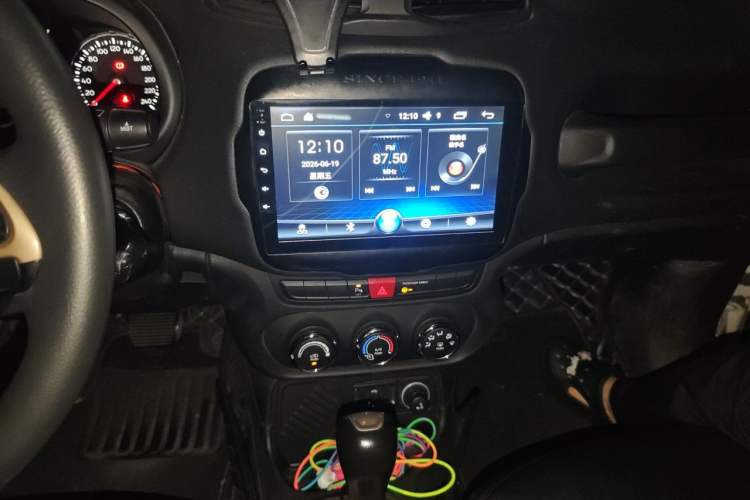 Used Jeep Renegade 2017 180T Automatic Jingneng Edition Audio And AC Panel