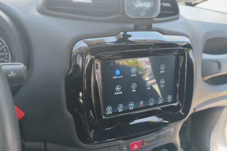 Used Jeep Renegade 2017 180T Automatic Jingneng Edition Audio And AC Panel