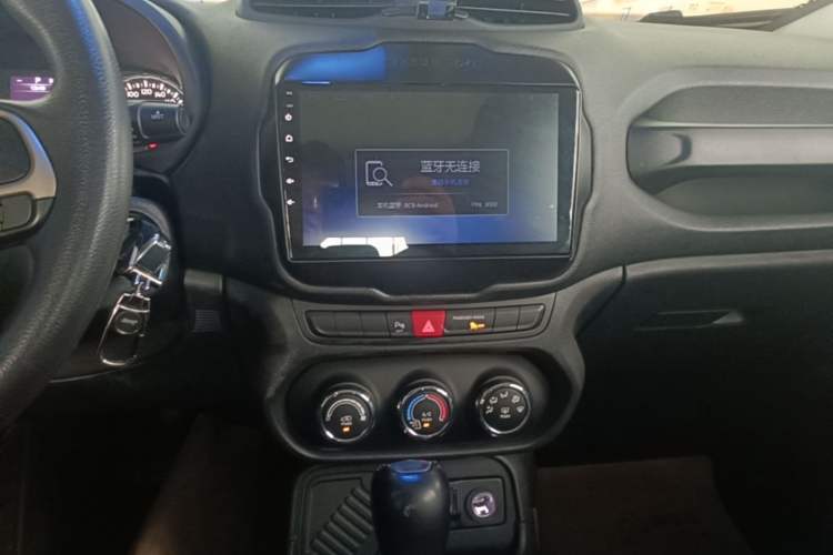Used Jeep Renegade 2017 180T Automatic High-Energy Version Audio And AC Panel