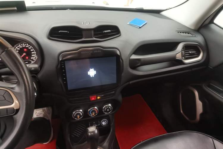 Used Jeep Renegade 2017 180T Automatic Kinetic Edition+ Audio And AC Panel