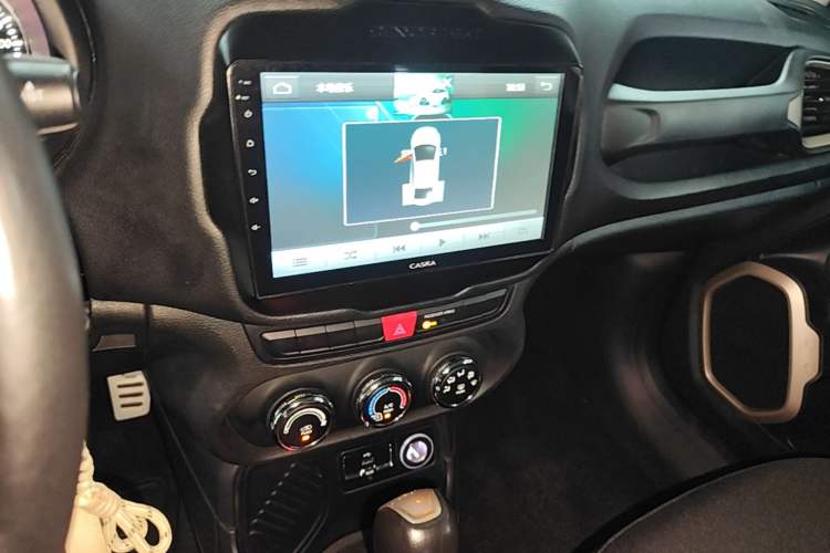Used Jeep Renegade 2017 180T Automatic Kinetic Edition+ Audio And AC Panel