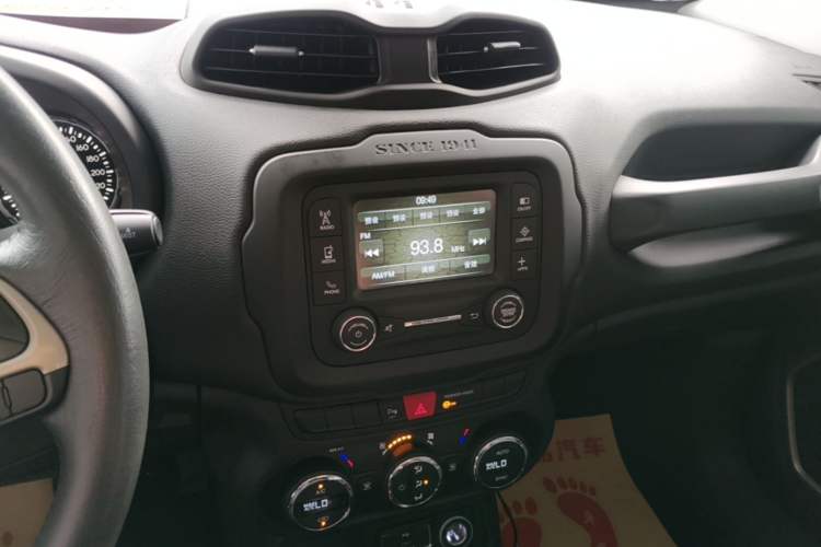 Used Jeep Renegade 2017 180T Automatic Jingneng Edition Audio And AC Panel