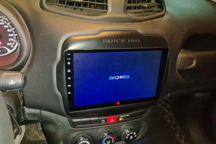 Used Jeep Renegade 2017 180T Automatic High-Energy Version Audio And AC Panel