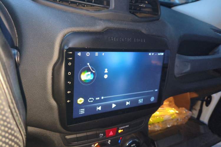 Used Jeep Renegade 2017 180T Automatic Jingneng Edition Audio And AC Panel