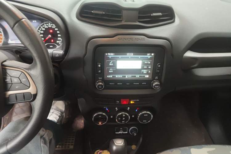 Used Jeep Renegade 2017 180T Automatic Smart Version Audio And AC Panel