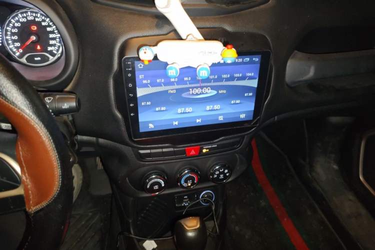 Used Jeep Renegade 2017 180T Automatic Kinetic Edition+ Audio And AC Panel