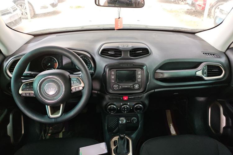 Used Jeep Renegade 2017 180T Automatic Jingneng Edition Center Console