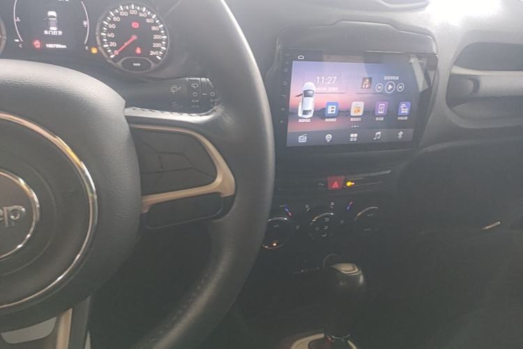 Used Jeep Renegade 2017 180T Automatic Jingneng Edition Center Console