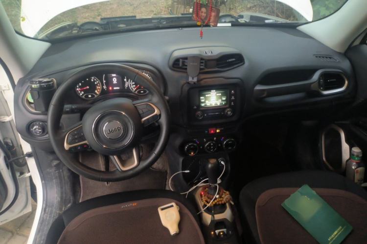 Used Jeep Renegade 2017 180T Automatic Jingneng Edition Center Console