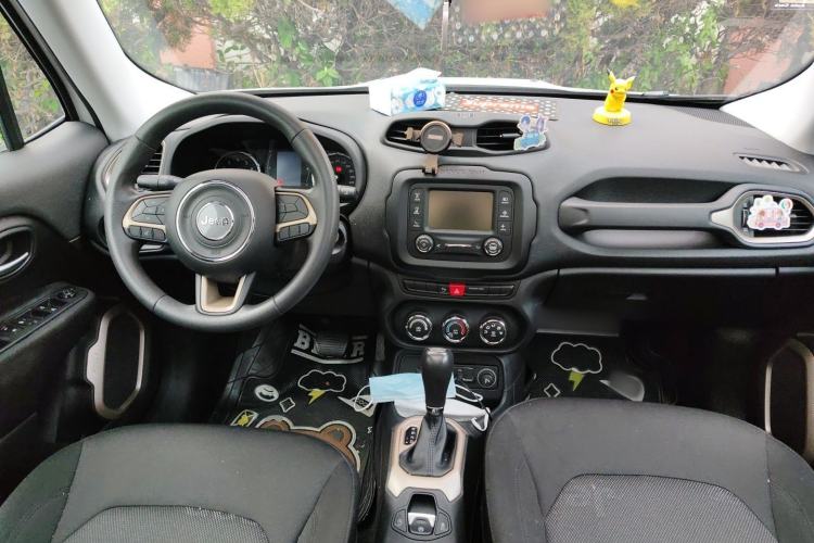 Used Jeep Renegade 2017 180T Automatic High-Energy Version Center Console