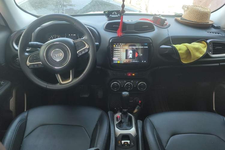 Used Jeep Renegade 2017 180T Automatic Jingneng Edition Center Console