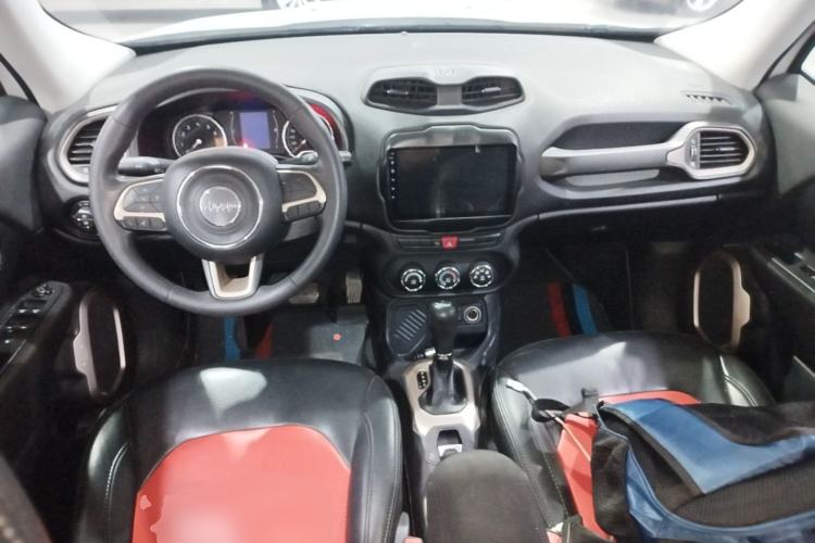 Used Jeep Renegade 2017 180T Automatic High-Energy Version Center Console