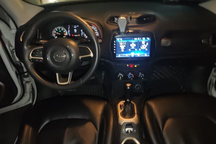 Used Jeep Renegade 2017 180T Automatic Jingneng Edition Center Console