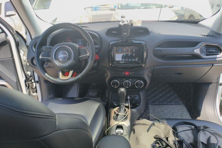 Used Jeep Renegade 2017 180T Automatic Jingneng Edition Center Console