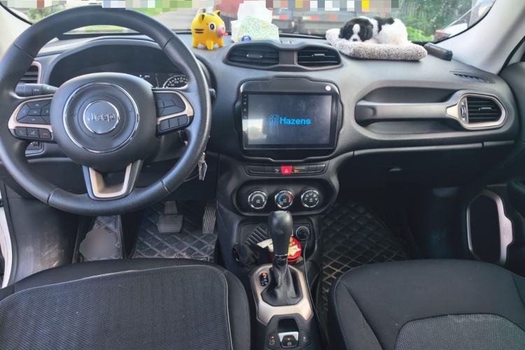 Used Jeep Renegade 2017 180T Automatic High-Energy Version Center Console