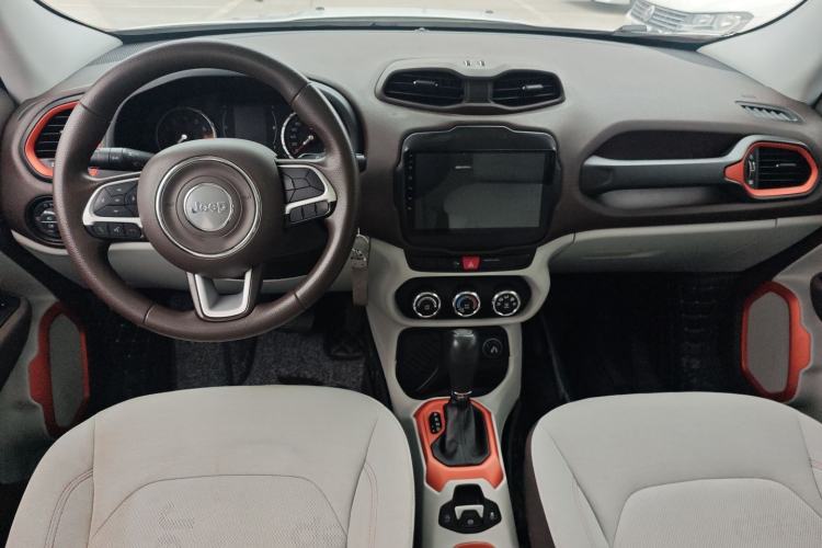 Used Jeep Renegade 2017 180T Automatic High-Energy Version Center Console