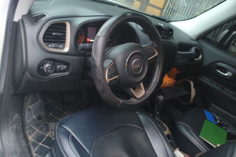 Used Jeep Renegade 2017 180T Automatic Jingneng Edition Center Console