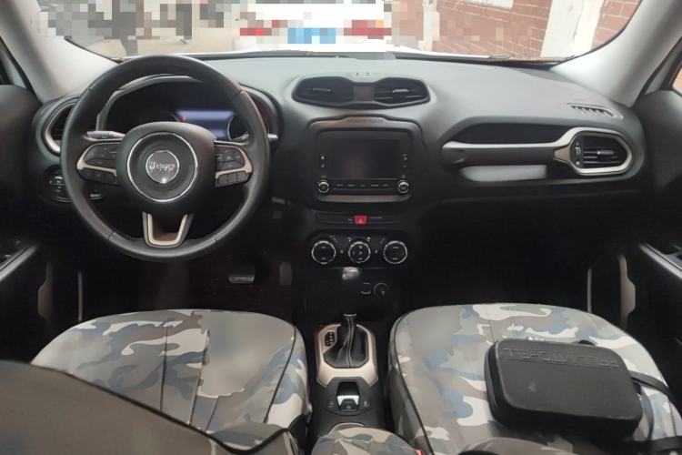 Used Jeep Renegade 2017 180T Automatic Smart Version Center Console