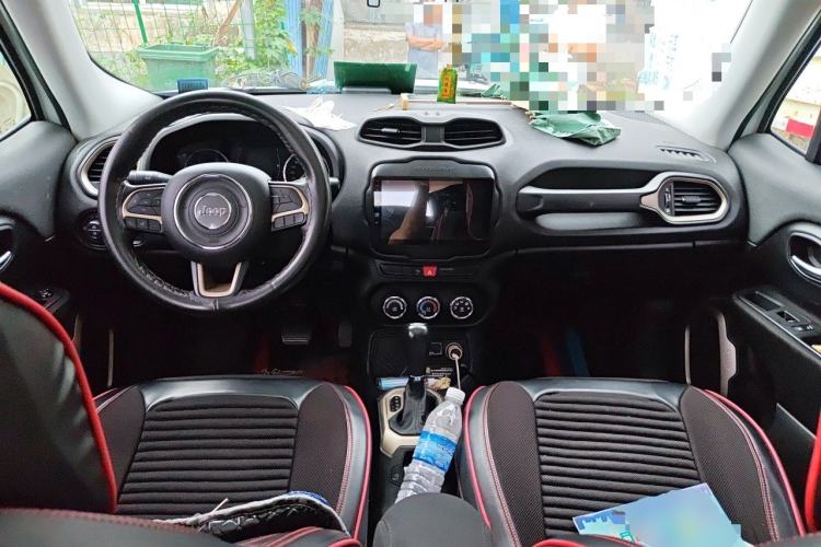 Used Jeep Renegade 2017 180T Automatic High-Energy Version Center Console