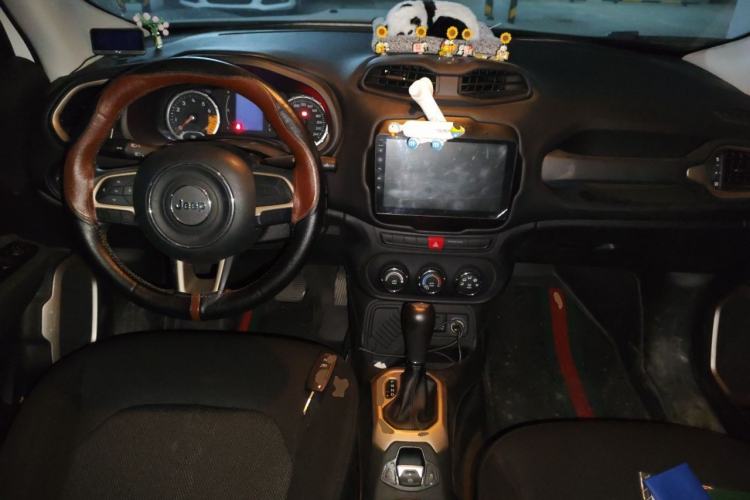 Used Jeep Renegade 2017 180T Automatic Kinetic Edition+ Center Console