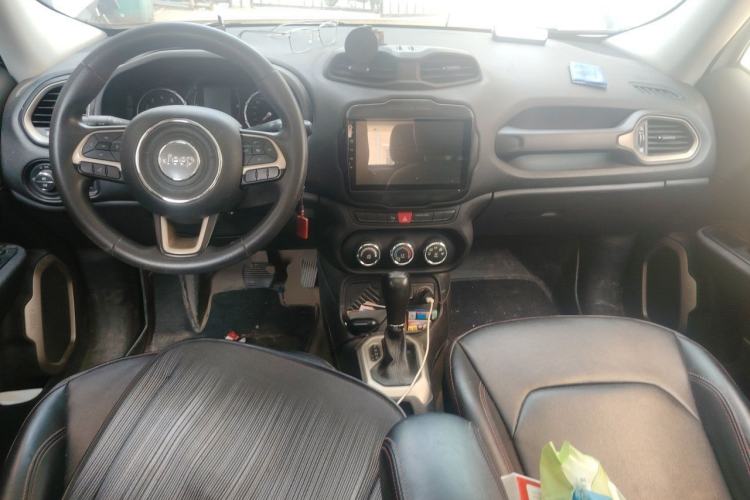Used Jeep Renegade 2017 180T Automatic High-Energy Version Center Console